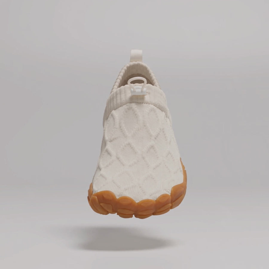 Toeluna slip-on walking shoes in motion
